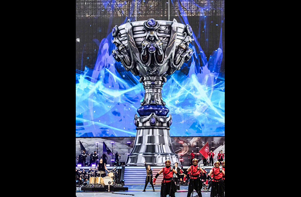 上下双C发挥稳定 RNG战胜LGD保持不败